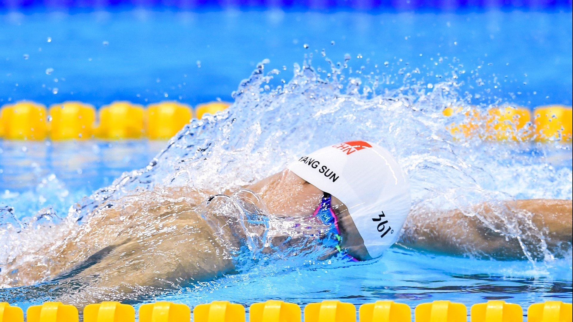 争夺赛道王者的血战，争夺赛道王者的血战怎么打